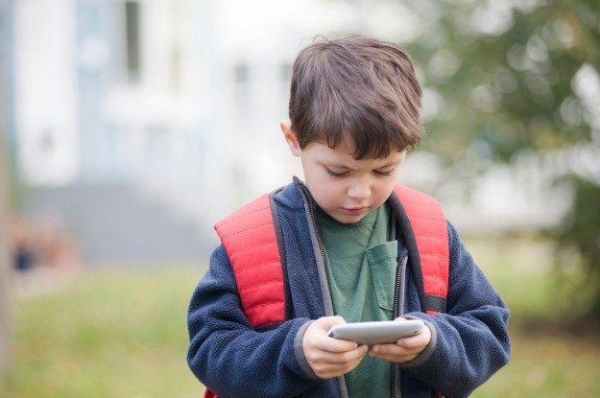 3 mẫu điện thoại di động tốt nhất cho trẻ em